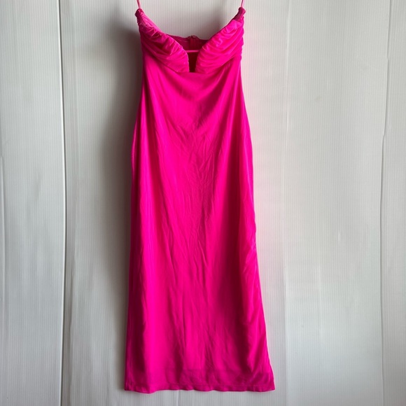 HELLO MOLLY dancing out midi dress hot pink Vibrant Pink Strapless Dress - Picture 3 of 7